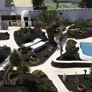 https://apartamentos-los-vientos-apto-3.in-canary-islands.com